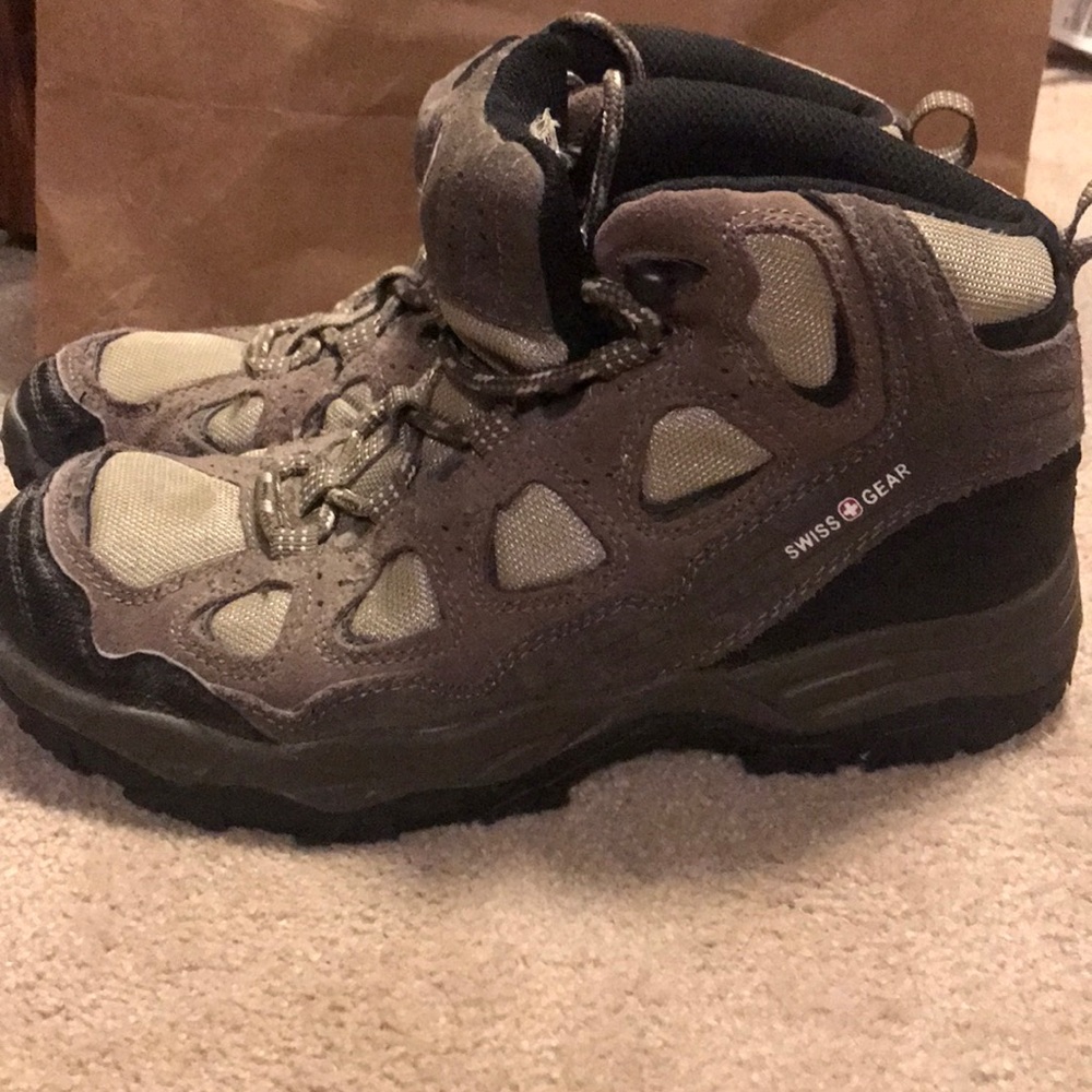 Swiss gear hiking boots